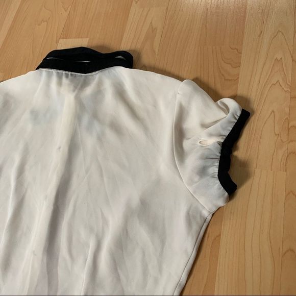 White & Black Forever 21 Blouse Size Small - Picture 5 of 10